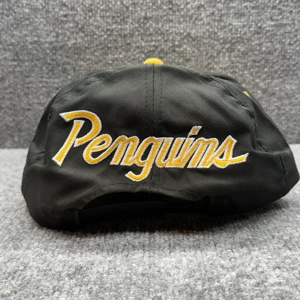 Vintage 1990s NHL Sports Specialities‎ Pittsburgh Penguins Script Snapback Hat